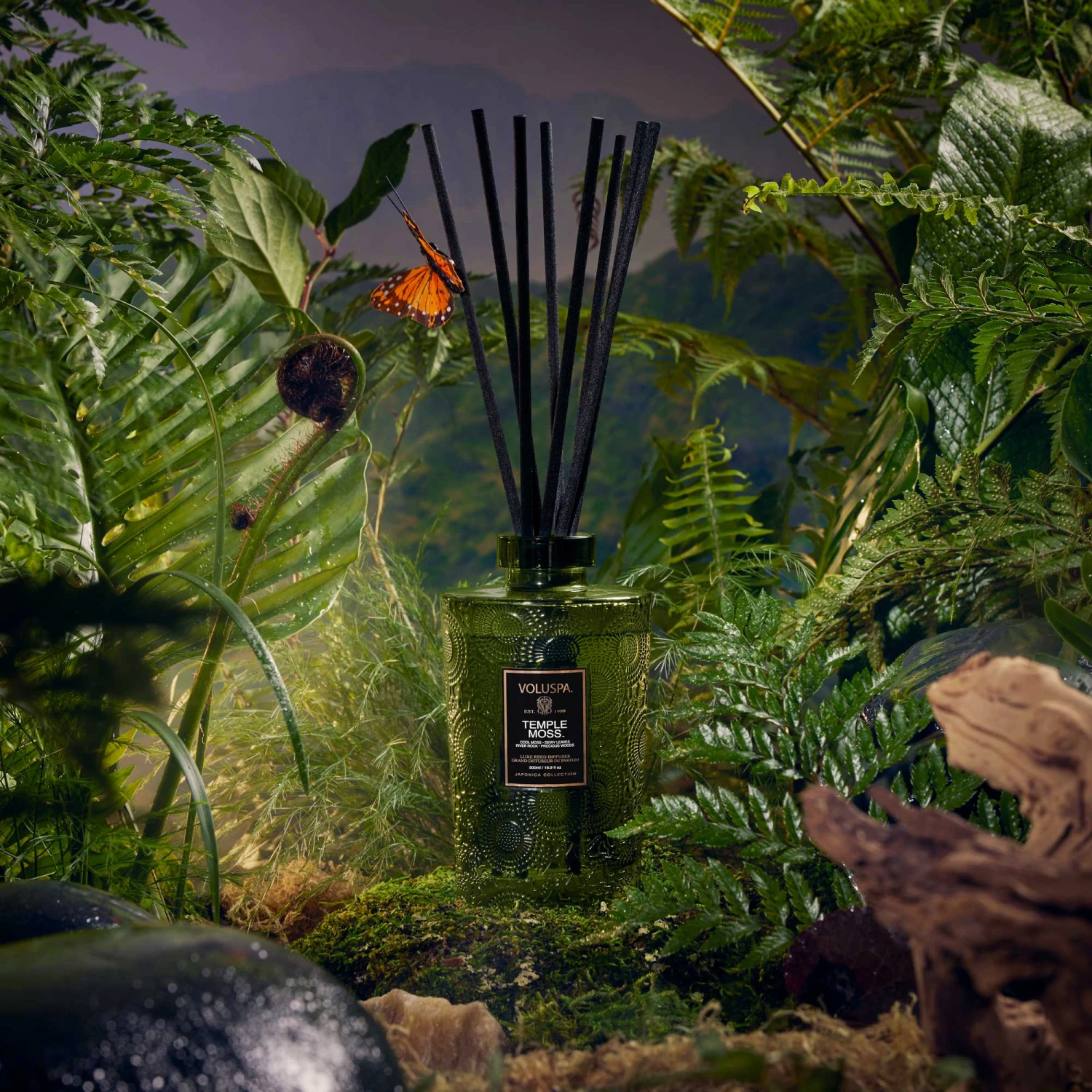 Voluspa Temple Moss - Luxe Reed Diffuser Refill 2 Voluspa Temple Moss - Luxe Reed Diffuser Refill - Image 2