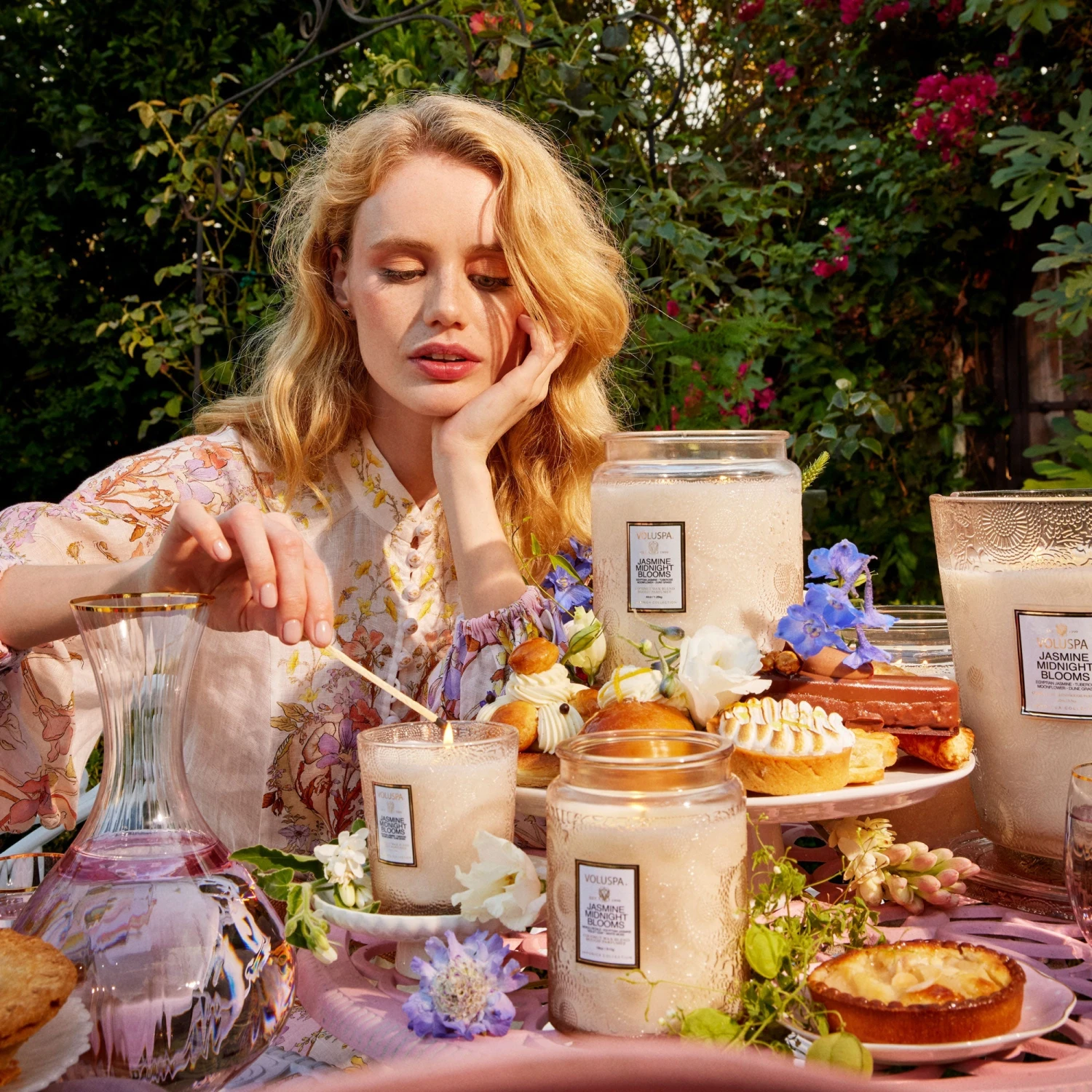 Voluspa Jasmine Midnight Blooms - Luxe Jar Candle 2 Voluspa Jasmine Midnight Blooms - Luxe Jar Candle - Image 2