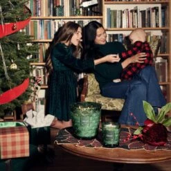 Voluspa - Noble Fir Garland 3 Wick Hearth Candle 6 Voluspa - Noble Fir Garland 3 Wick Hearth Candle -Voluspa Sales Store f23 lfopt 54110 54210 001 1