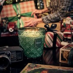 Voluspa - Noble Fir Garland 3 Wick Hearth Candle 7 Voluspa - Noble Fir Garland 3 Wick Hearth Candle -Voluspa Sales Store f23 lfopt 54210 001 1