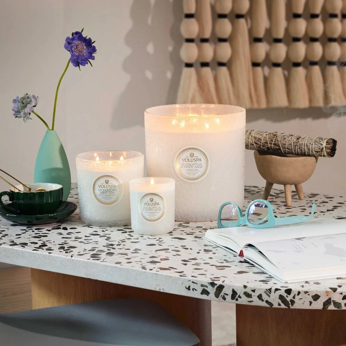 Voluspa - Eucalyptus & White Sage Luxe Candle 1 Voluspa - Eucalyptus & White Sage Luxe Candle