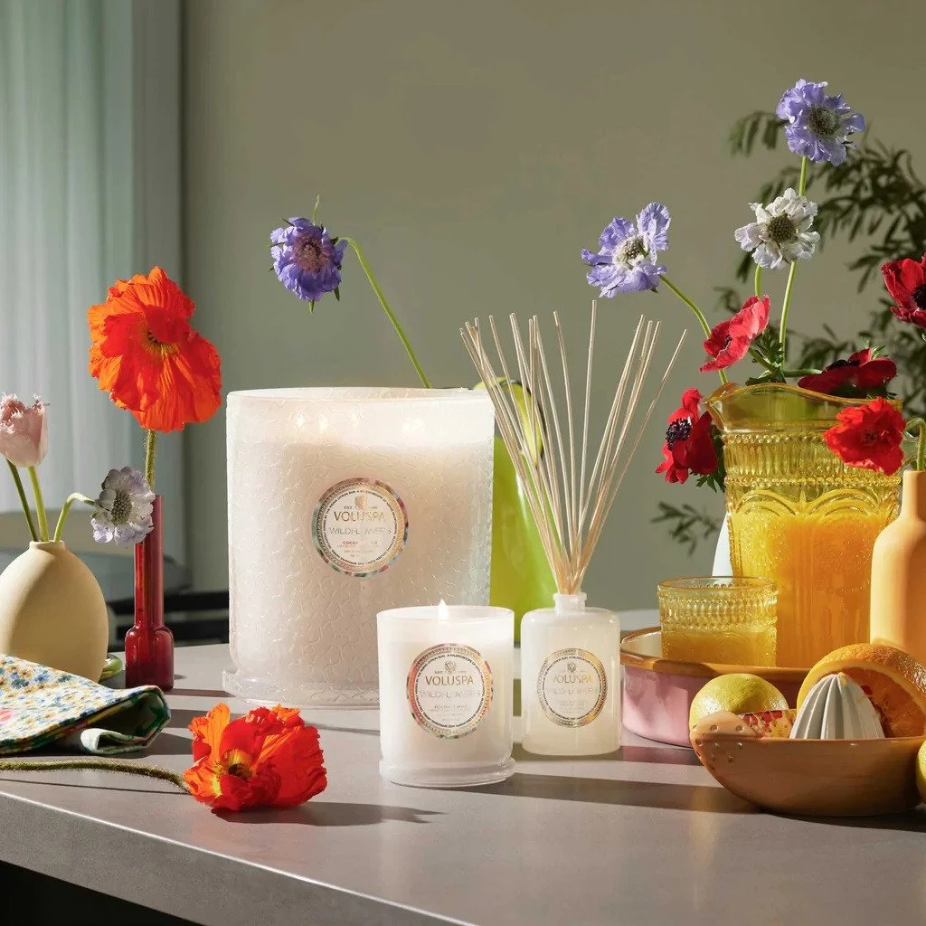 Voluspa - Wildflowers 3 Wick Tin Candle 6 Voluspa - Wildflowers 3 Wick Tin Candle - Image 6