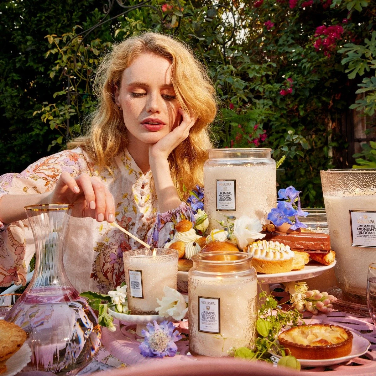 Voluspa - Jasmine Midnight Blooms Classic Candle 5 Voluspa - Jasmine Midnight Blooms Classic Candle - Image 5